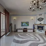 At Lighthouse Golf By Parnas Estate
