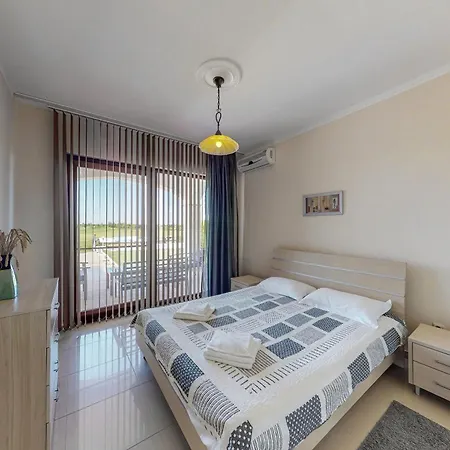 At Lighthouse Golf By Parnas Estate