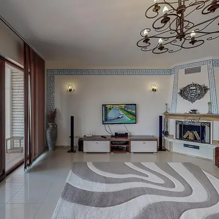 At Lighthouse Golf By Parnas Estate