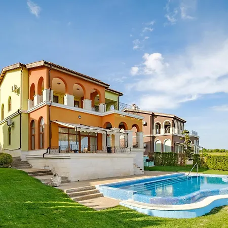 וילה At Lighthouse Golf By Parnas Estate בלצ'יק