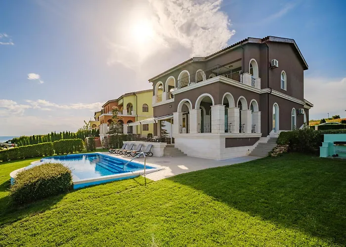 At Lighthouse Golf By Parnas Estate Balchik