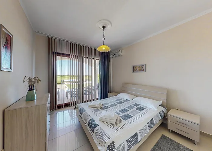 At Lighthouse Golf By Parnas Estate