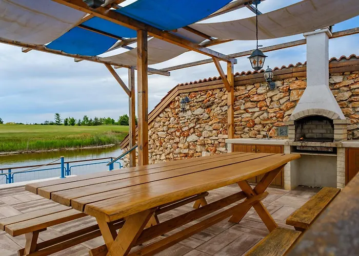 At Lighthouse Golf By Parnas Estate *