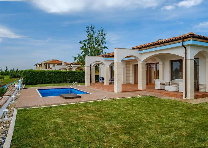 At Lighthouse Golf By Parnas Estate * Balchik