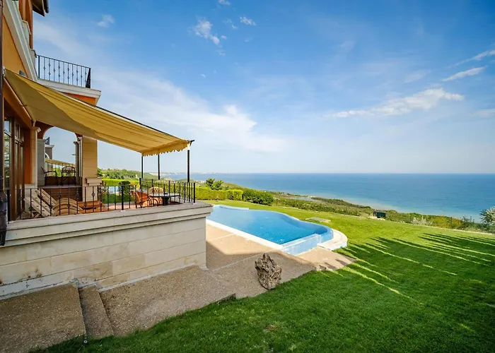 At Lighthouse Golf By Parnas Estate Villa