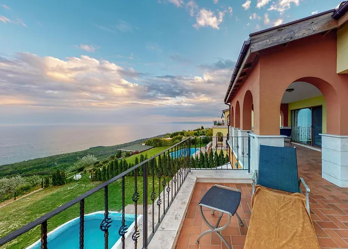 Villa At Lighthouse Golf By Parnas Estate *