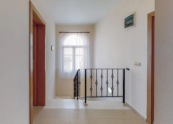 Villa At Lighthouse Golf By Parnas Estate