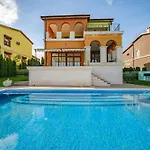 Луксозна вила At Lighthouse Golf By Parnas Estate