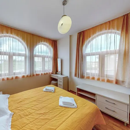Vila At Lighthouse Golf By Parnas Estate
