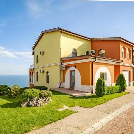At Lighthouse Golf By Parnas Estate *