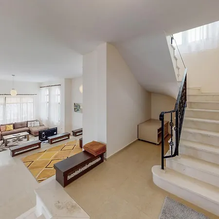 At Lighthouse Golf By Parnas Estate Villa *