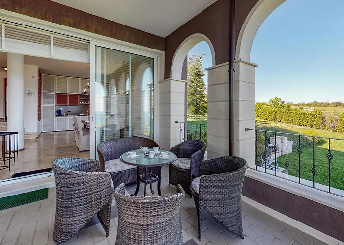 At Lighthouse Golf By Parnas Estate